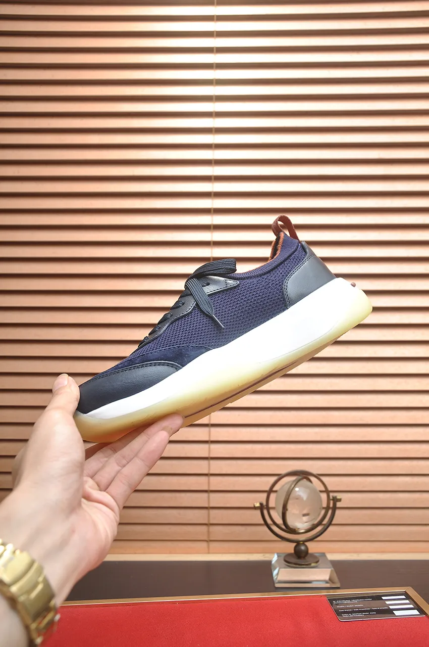 Men's men's shoes 💰640💶[𝐥𝐨𝐫𝐨 𝐏𝐢𝐚𝐧𝐚] lp classic loafers, an Italian treasure brand, the only brand that can match Hermès! Only after wearing it do we realize that we cannot let down our feet. The upper is imported cashmere, the lining of water-dyed cowhide ➕ the cowhide feet, the official original glass rubber outsole, and the pendant. Exclusive original packaging (tag ➕ brand paper ➕ outer box ➕ hand bag) code number: 38-46